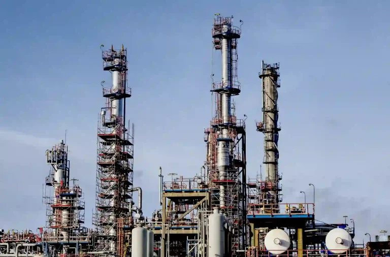 Facility Management Solutions for Oil & Gas Operations